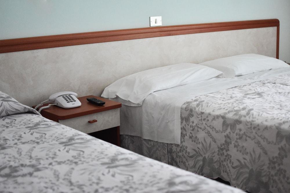 Hotel Universal بيلاريا-إيجيا مارينا المظهر الخارجي الصورة