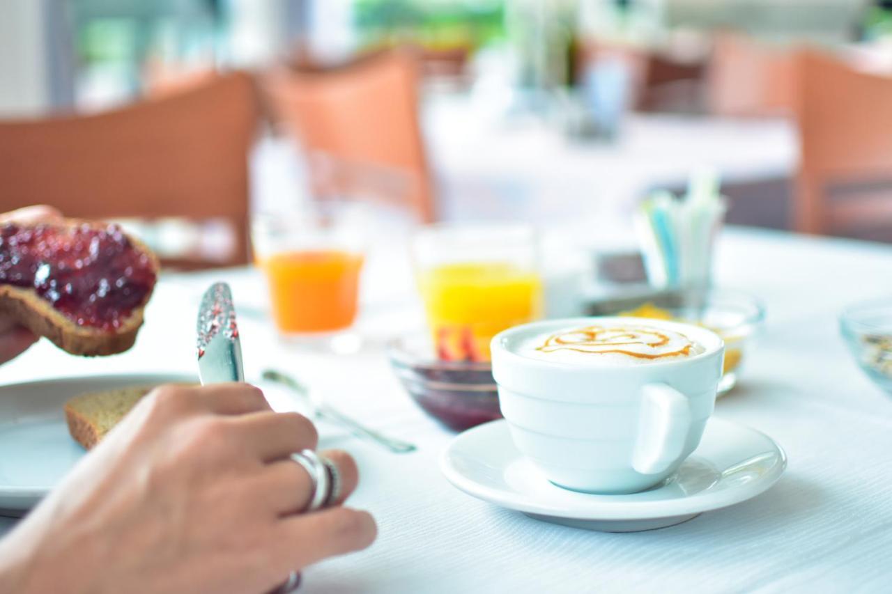 Hotel Universal بيلاريا-إيجيا مارينا المظهر الخارجي الصورة