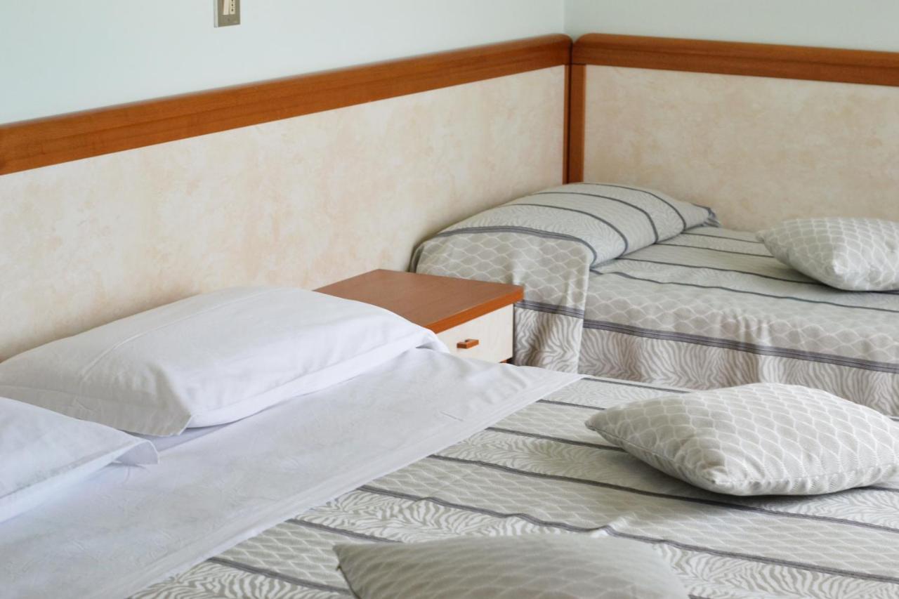 Hotel Universal بيلاريا-إيجيا مارينا المظهر الخارجي الصورة
